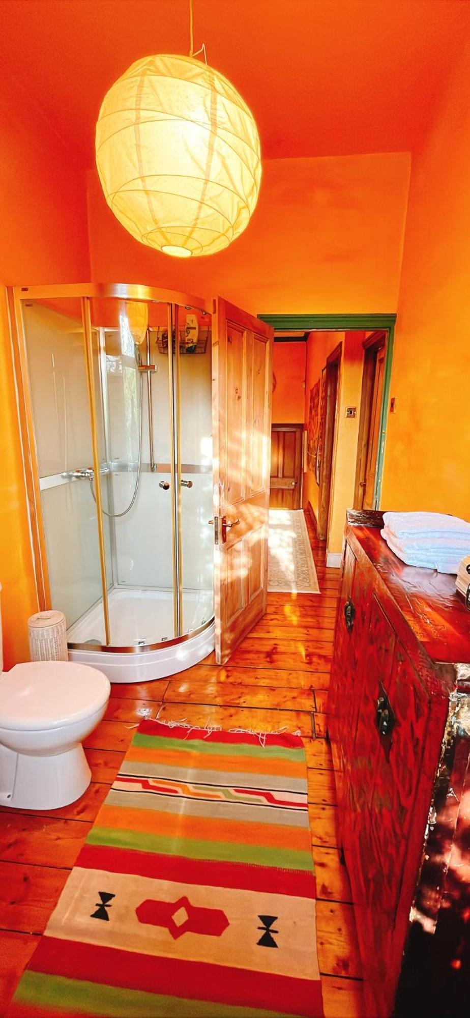 Bed and Breakfast Funky Urban Jungle Кардифф Экстерьер фото